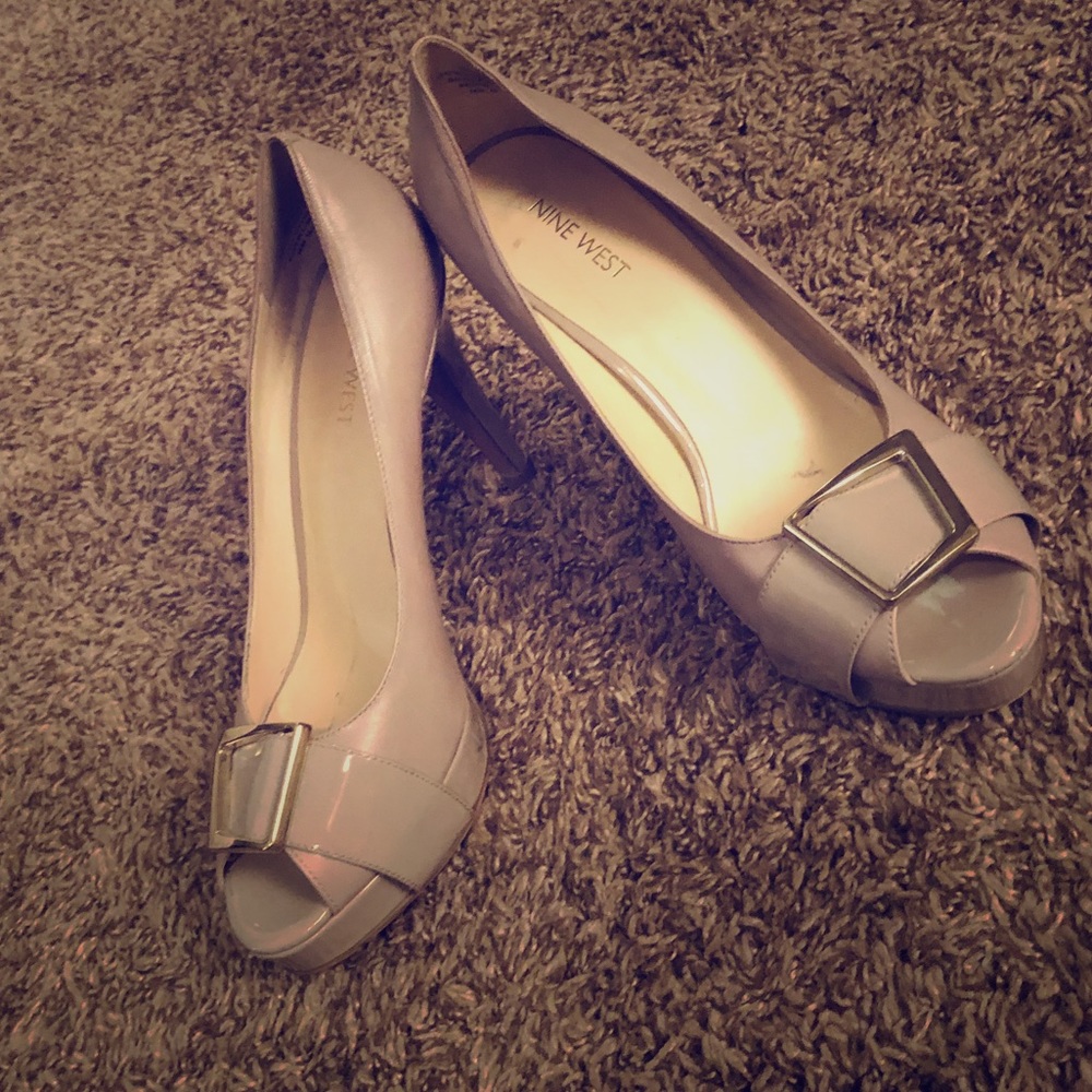 Nine West Women's Cassilina peep toe pumps